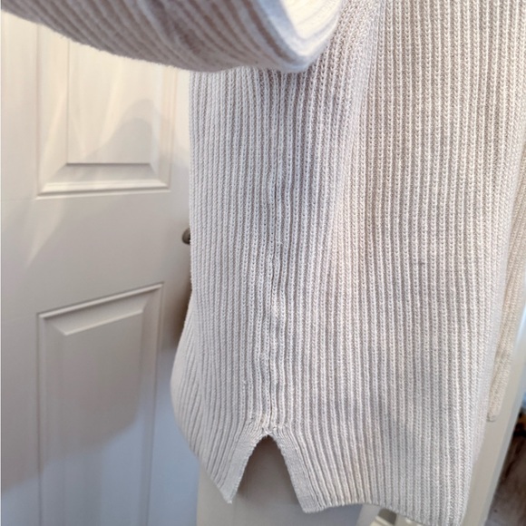 Women's Cream Sweater banana republic size large - Picture 3 of 4